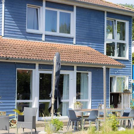 Hostel Oder Ferienwohnung 1-16 Personen Im Blauen Haus Fehmarn Luaran gambar
