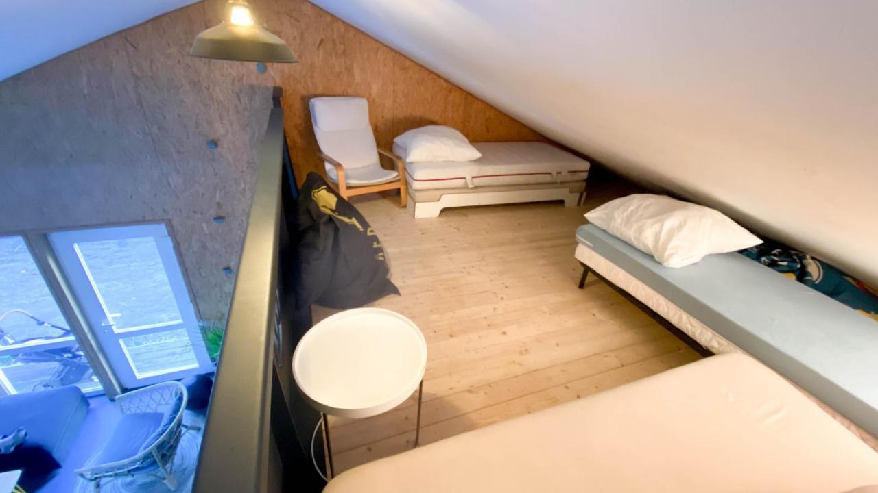 Hostel Oder Ferienwohnung 1-16 Personen Im Blauen Haus Fehmarn Luaran gambar