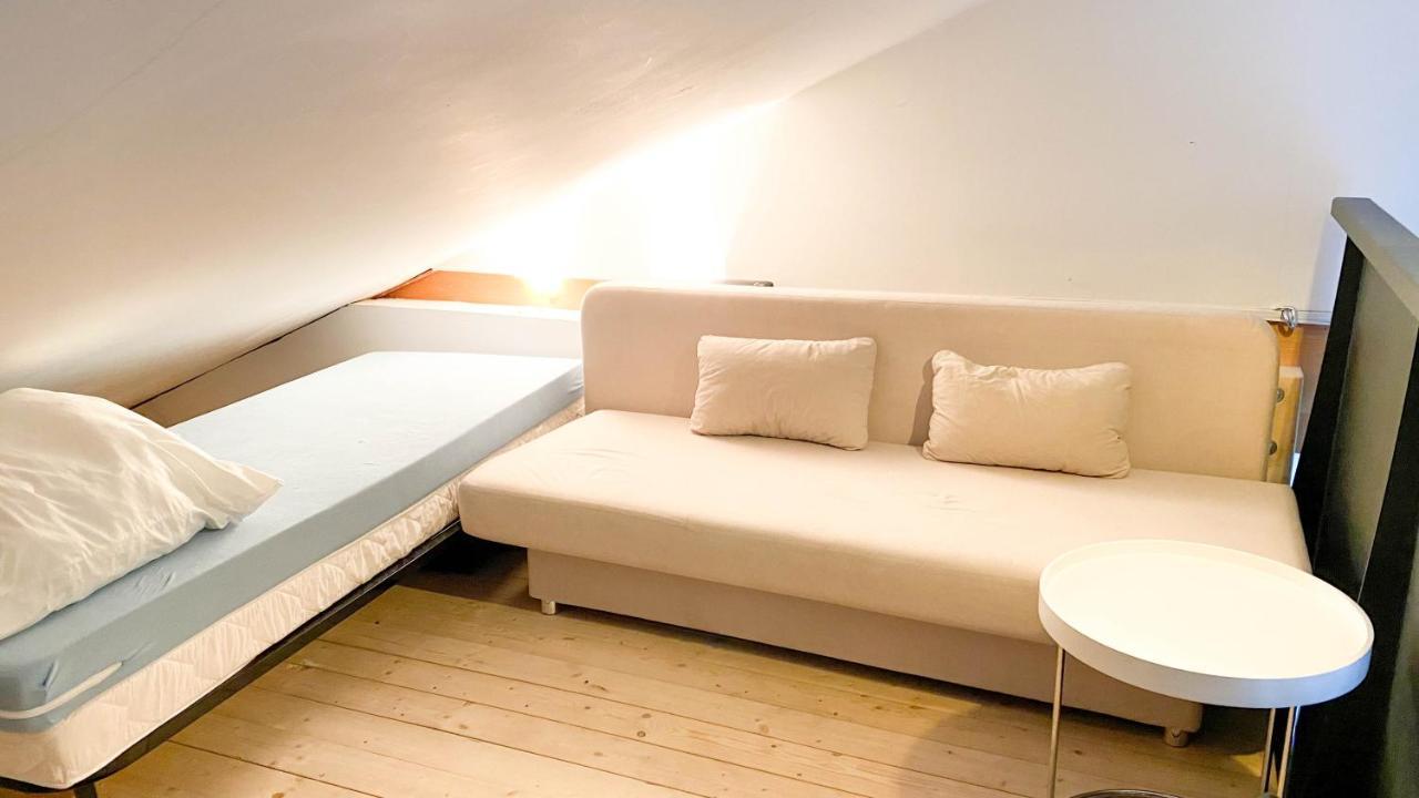 Hostel Oder Ferienwohnung 1-16 Personen Im Blauen Haus Fehmarn Luaran gambar