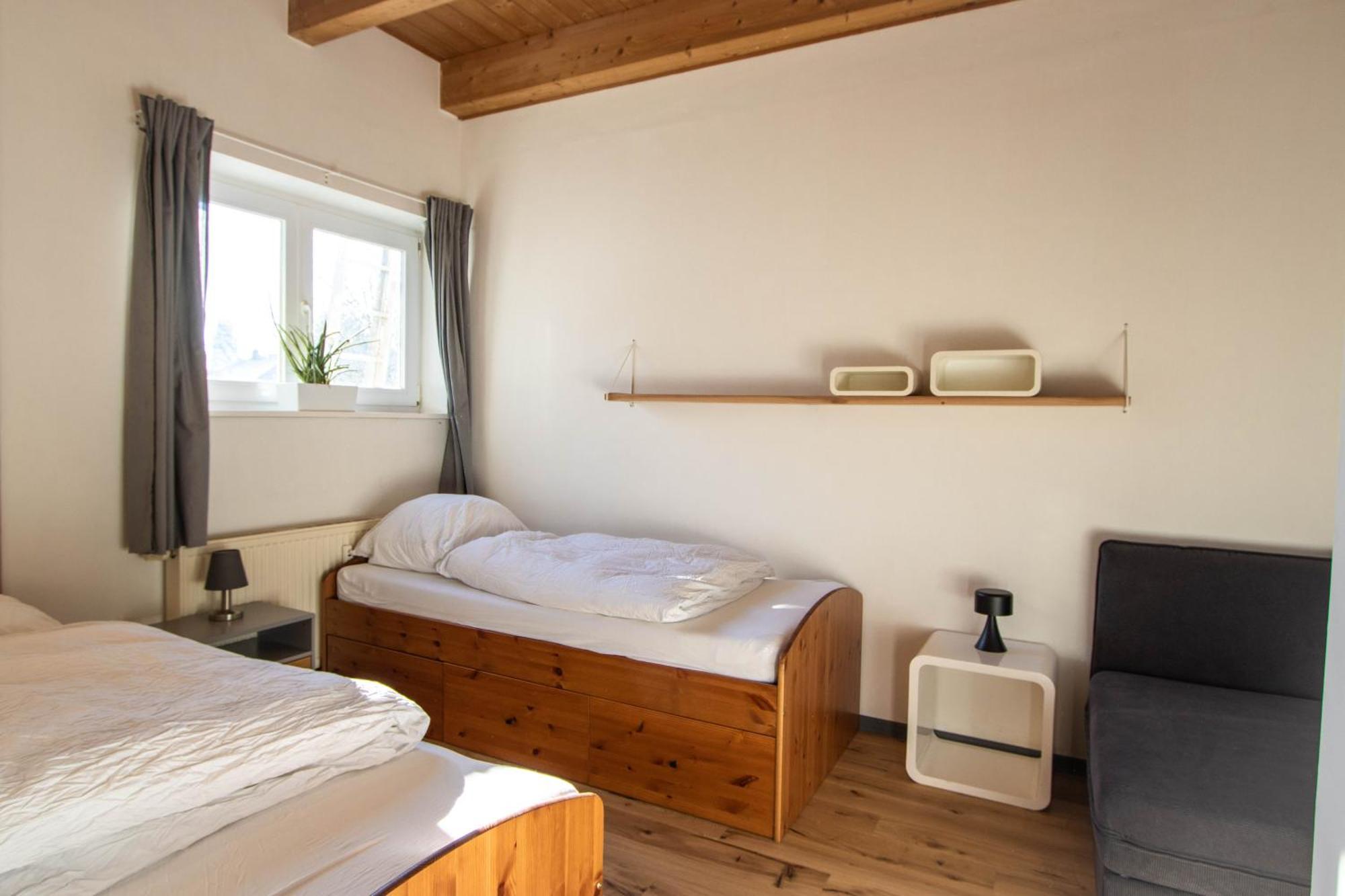 Hostel Oder Ferienwohnung 1-16 Personen Im Blauen Haus Fehmarn Luaran gambar