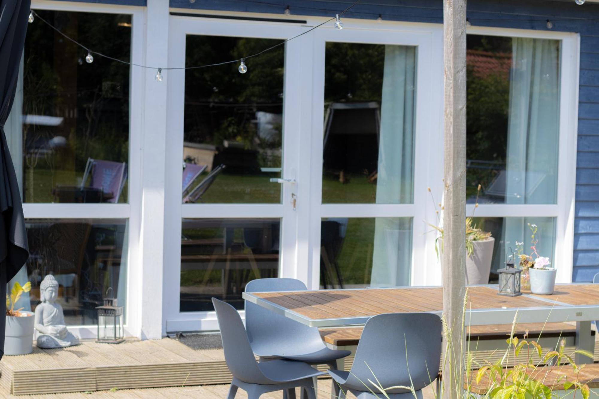 Hostel Oder Ferienwohnung 1-16 Personen Im Blauen Haus Fehmarn Luaran gambar