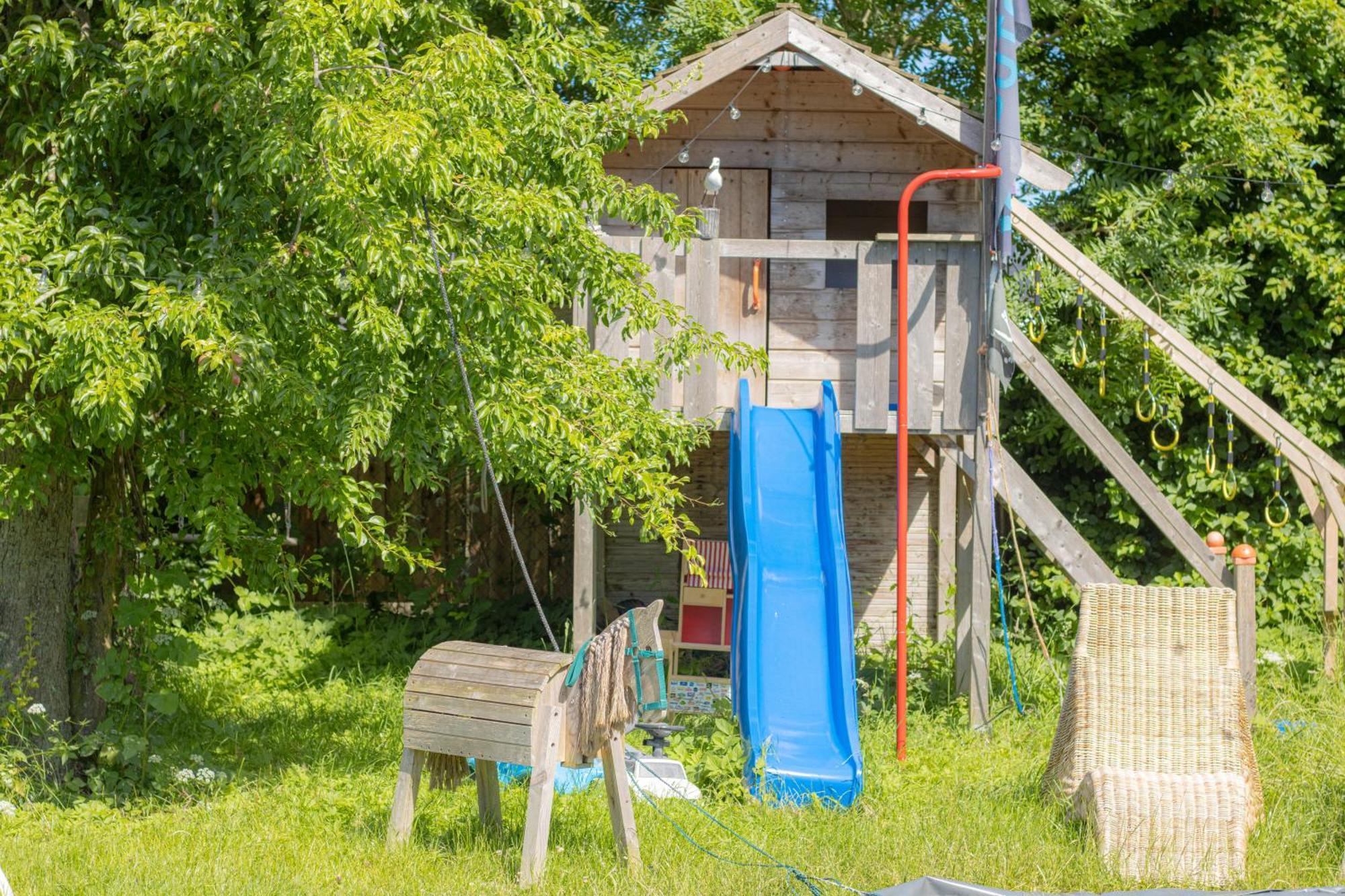 Hostel Oder Ferienwohnung 1-16 Personen Im Blauen Haus Fehmarn Luaran gambar